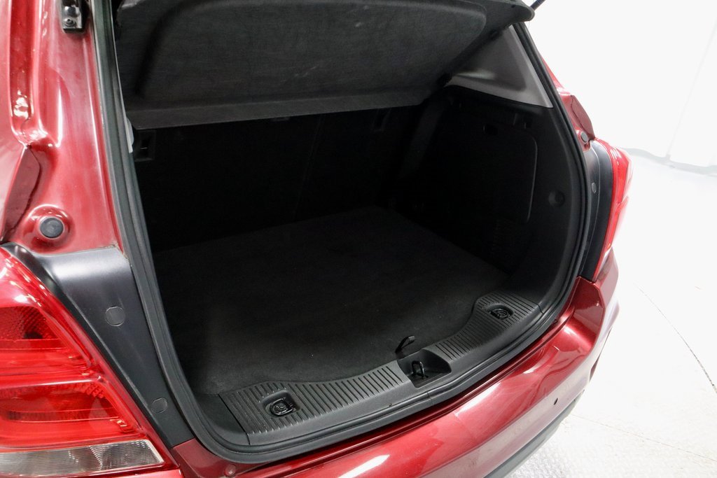 Used 2020 Chevrolet Trax LT w/ Driver Confidence Package image 11