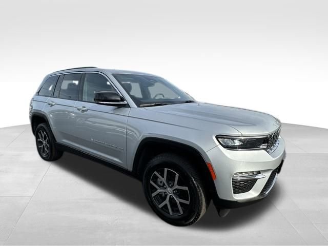 Used 2024 Jeep Grand Cherokee Limited image 10