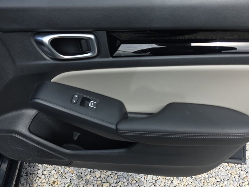 Used 2024 Honda Civic EX-L image 18
