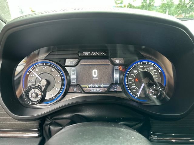 Used 2022 RAM 1500 Limited w/ Body Color Bumper Group AWD/4WD image 5