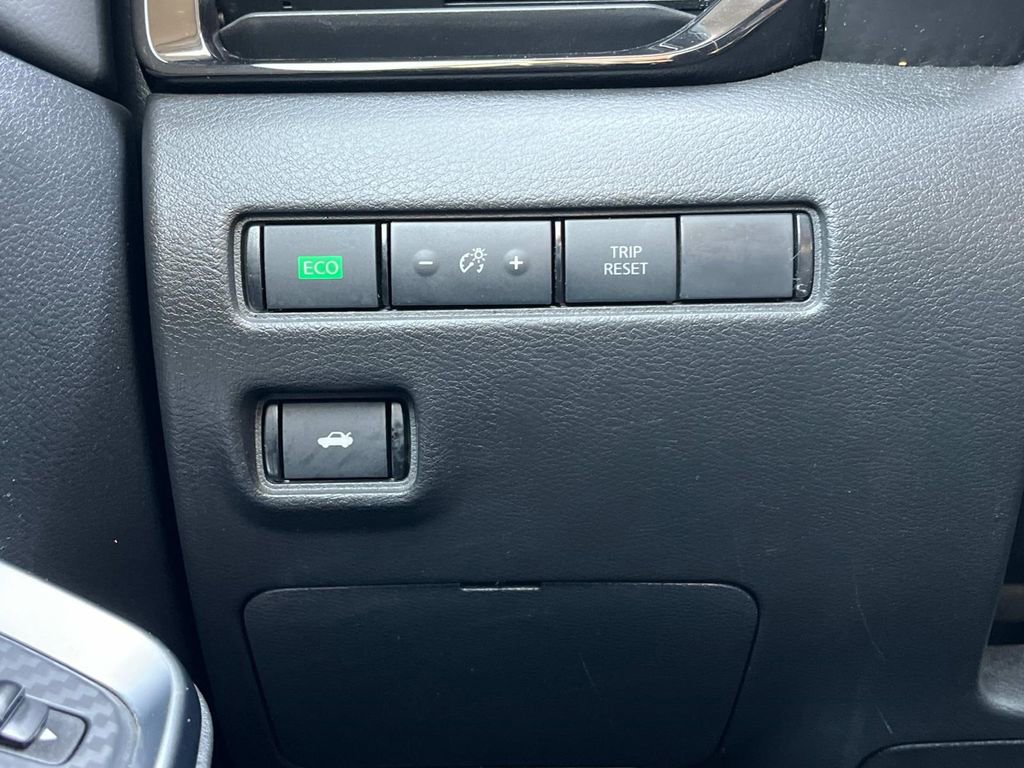 Certified 2021 Nissan Sentra SR image 38