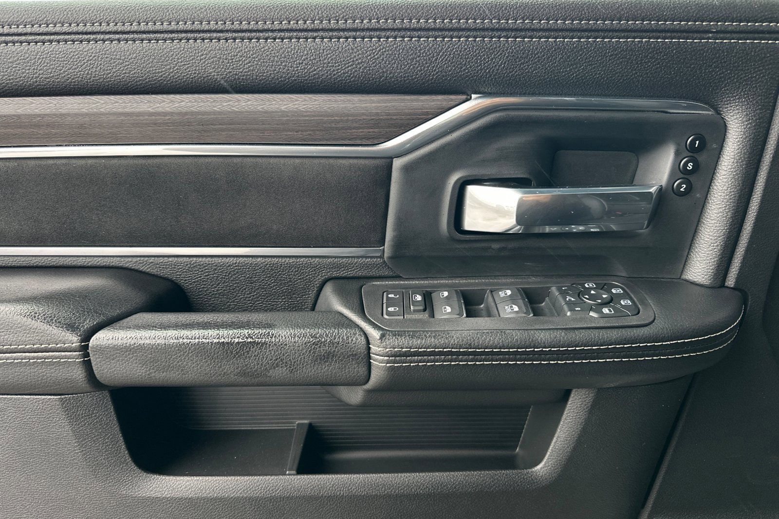 New 2026 RAM 2500 Laramie w/ Towing Technology Group image 10