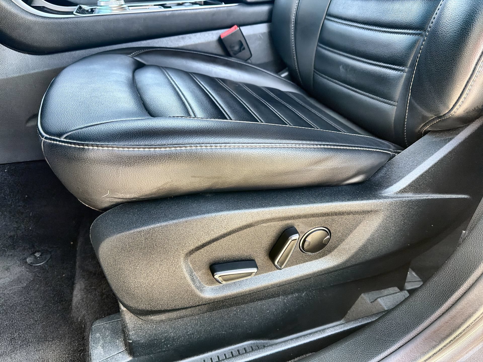Certified 2019 Ford Edge SEL w/ Equipment Group 201A FWD image 12