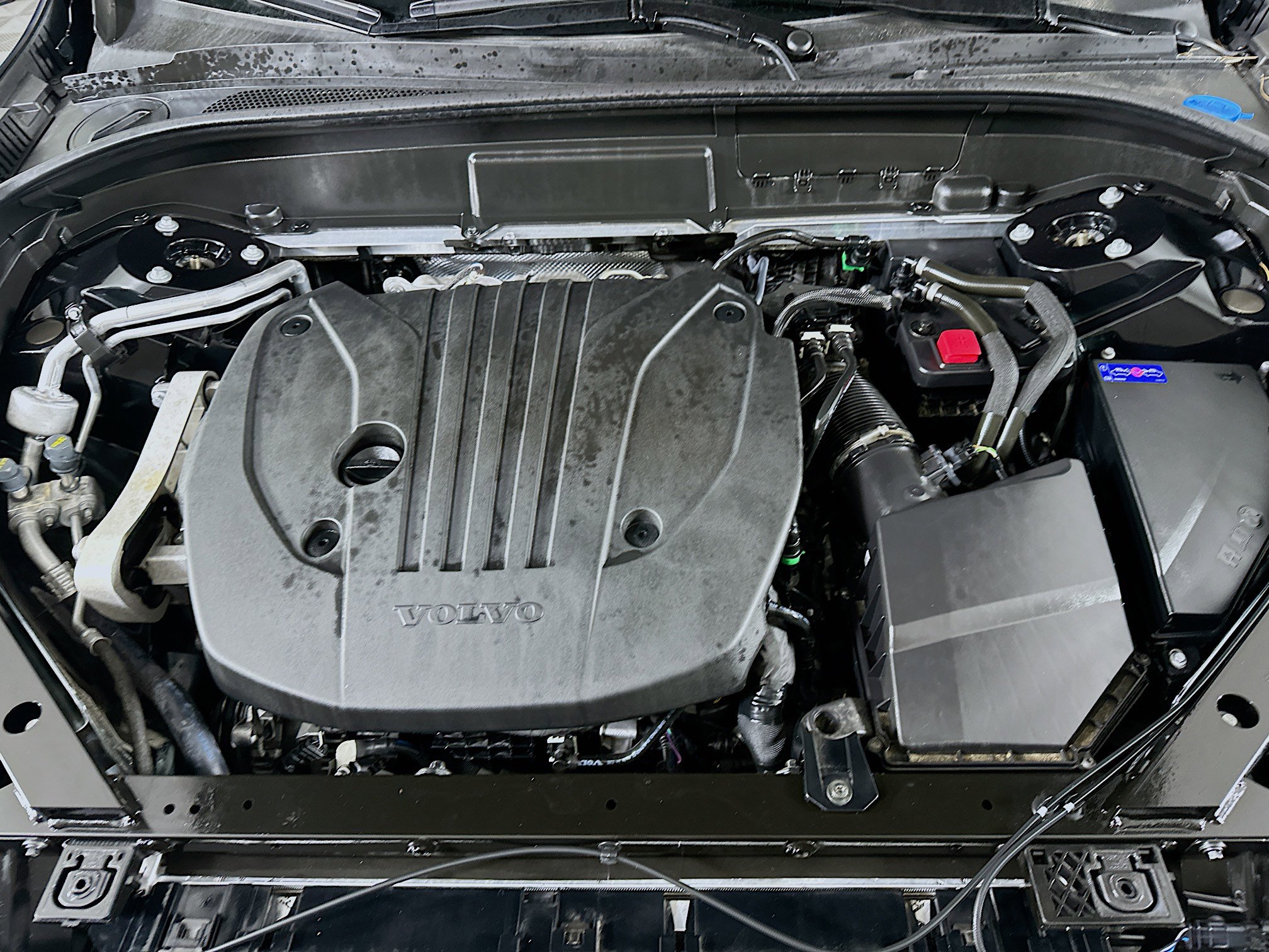 Used 2025 Volvo XC60 B5 Plus image 35