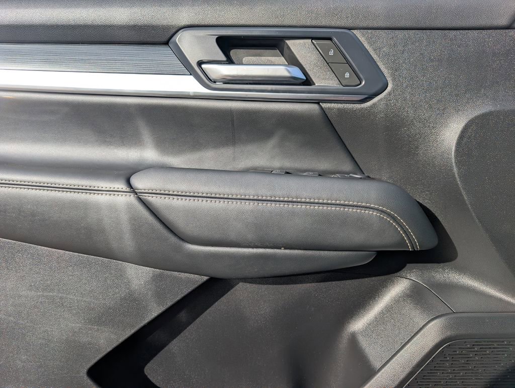 Used 2025 GMC Terrain Elevation image 14