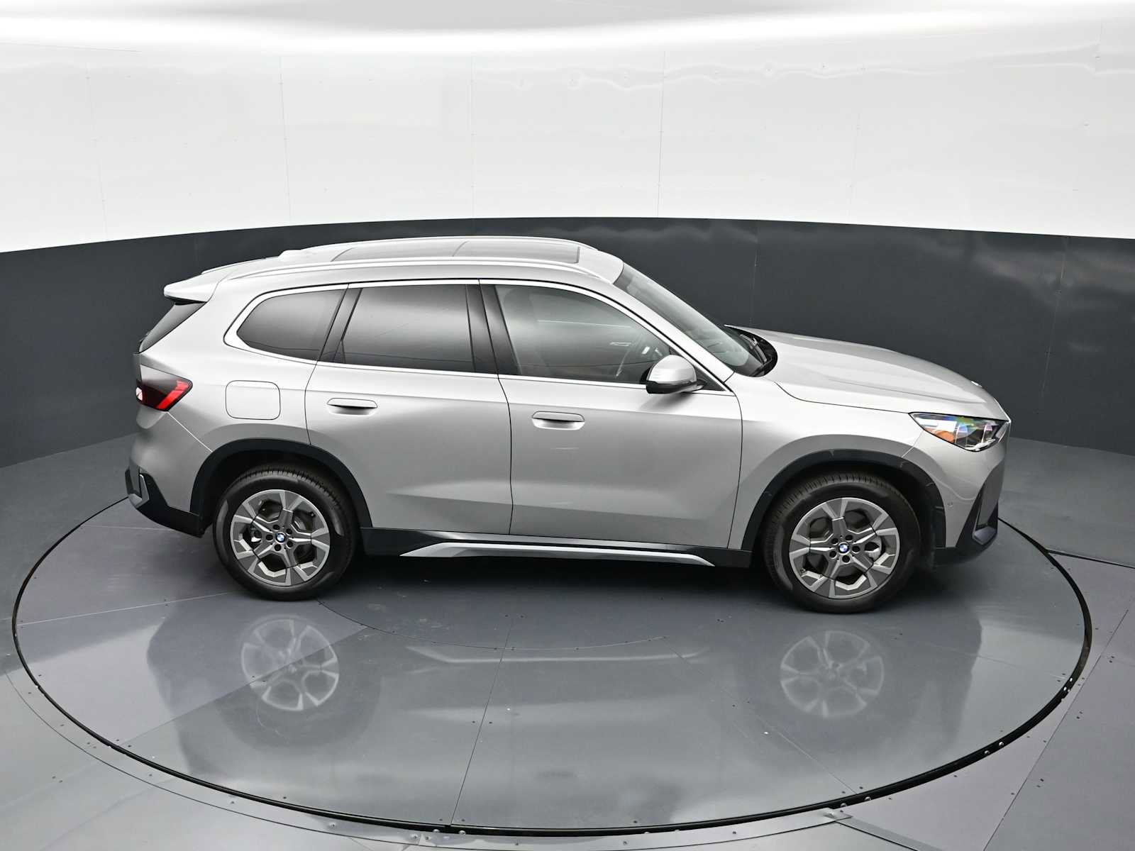 Used 2026 BMW X1 xDrive28i w/ Technology Package AWD/4WD image 19