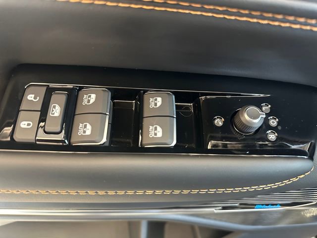 New 2026 Jeep Grand Wagoneer Summit AWD/4WD image 32