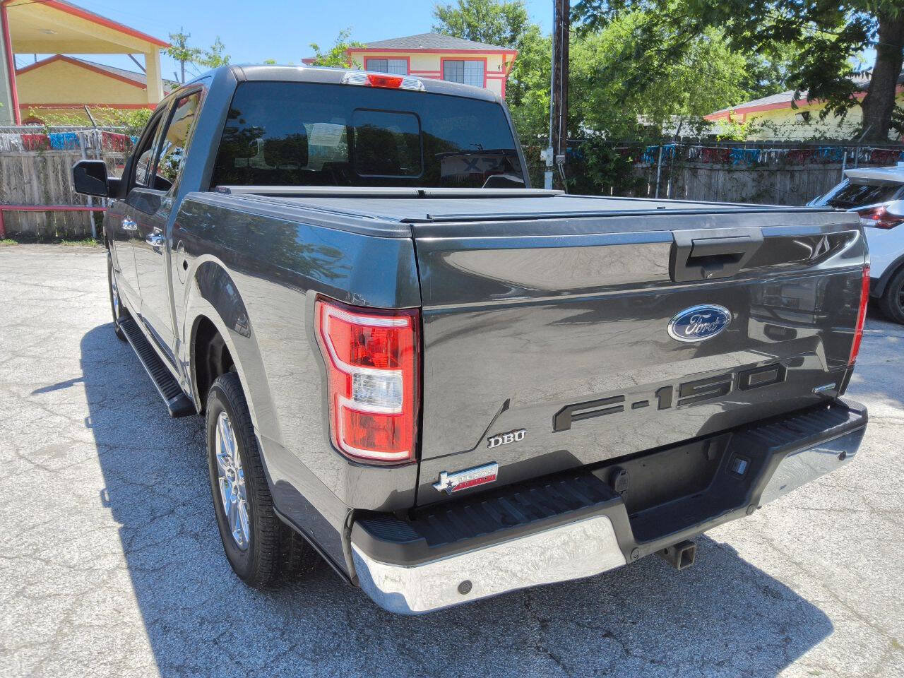 Used 2018 Ford F150 XLT w/ Equipment Group 302A Luxury RWD image 4