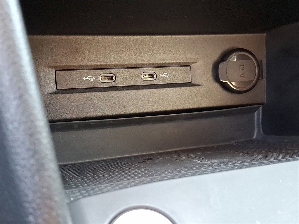 Used 2022 Volkswagen Taos SE image 26