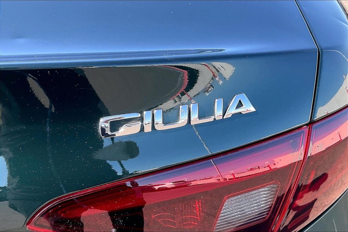 Used 2020 Alfa Romeo Giulia Ti RWD image 8