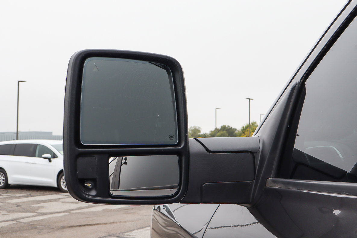 Used 2024 RAM 3500 Laramie AWD/4WD image 17