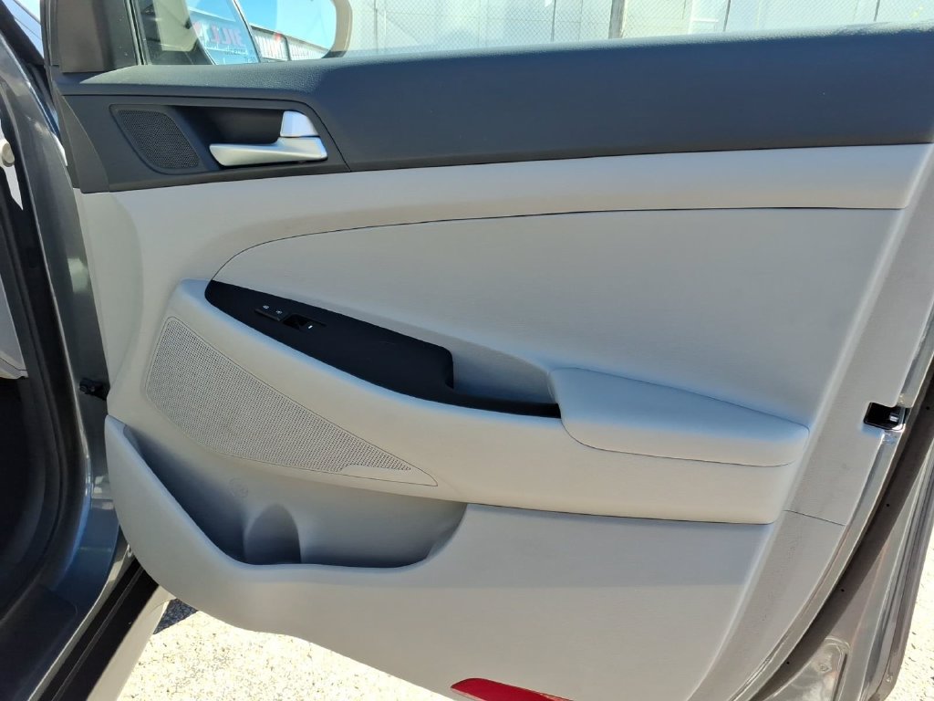 Used 2021 Hyundai Tucson SEL FWD image 11