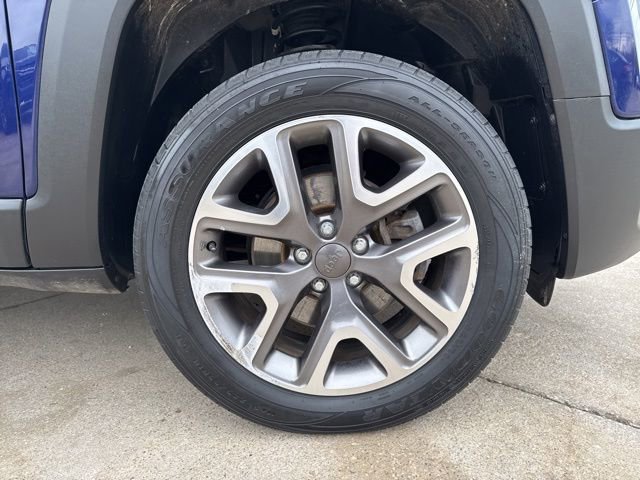 Used 2017 Jeep Renegade Latitude w/ Cold Weather Group image 48