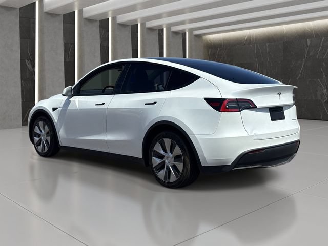Used 2021 Tesla Model Y AWD image 4