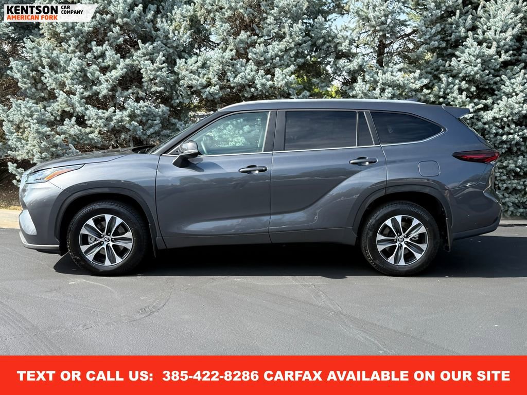 Used 2025 Toyota Highlander XLE image 4