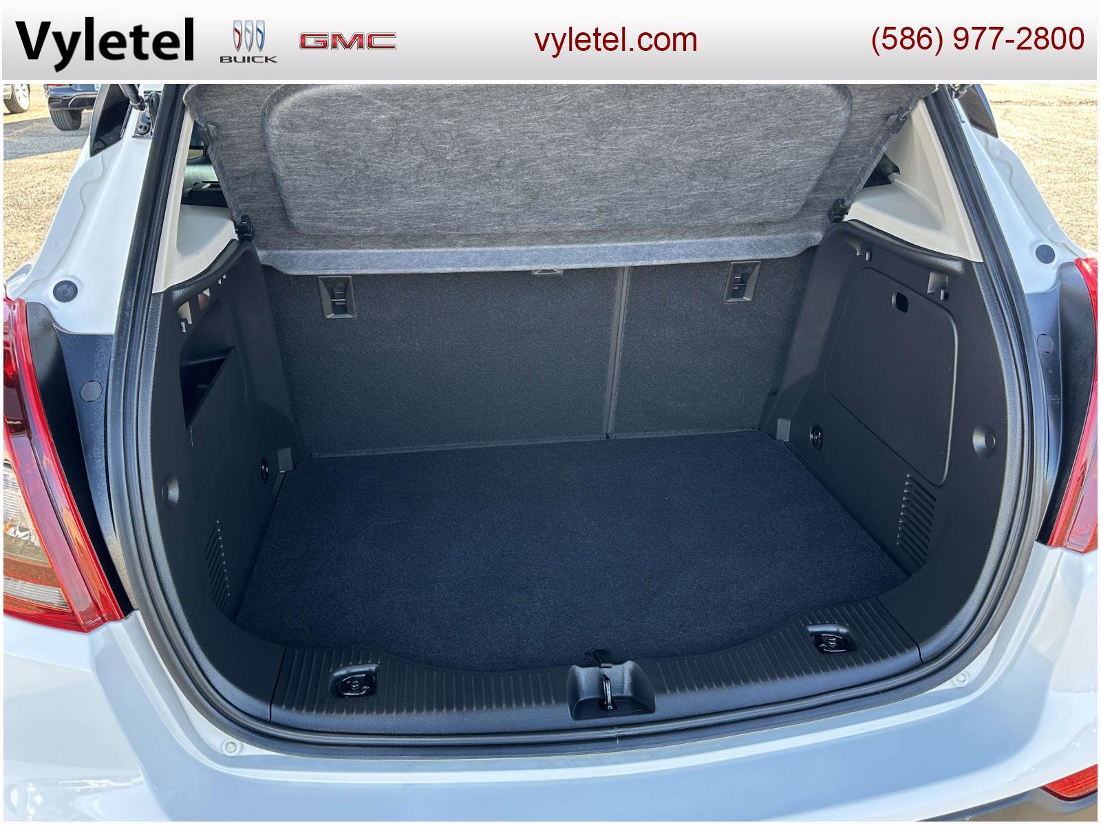 Certified 2021 Buick Encore Preferred w/ Safety Package image 10