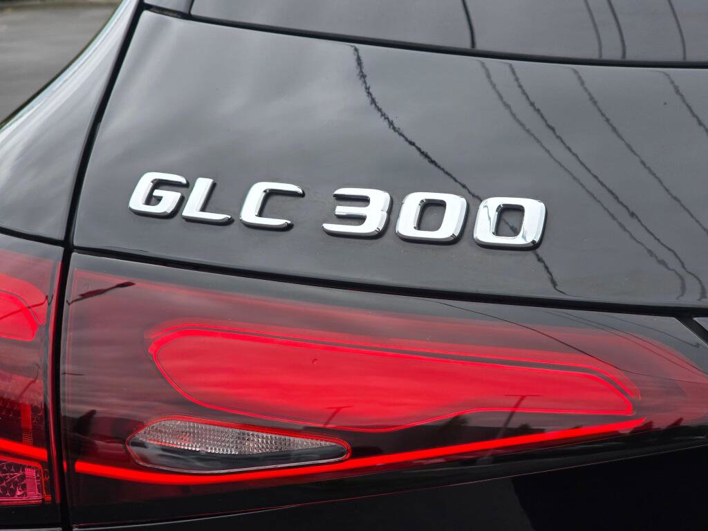Used 2023 Mercedes-Benz GLC 300 4MATIC image 32