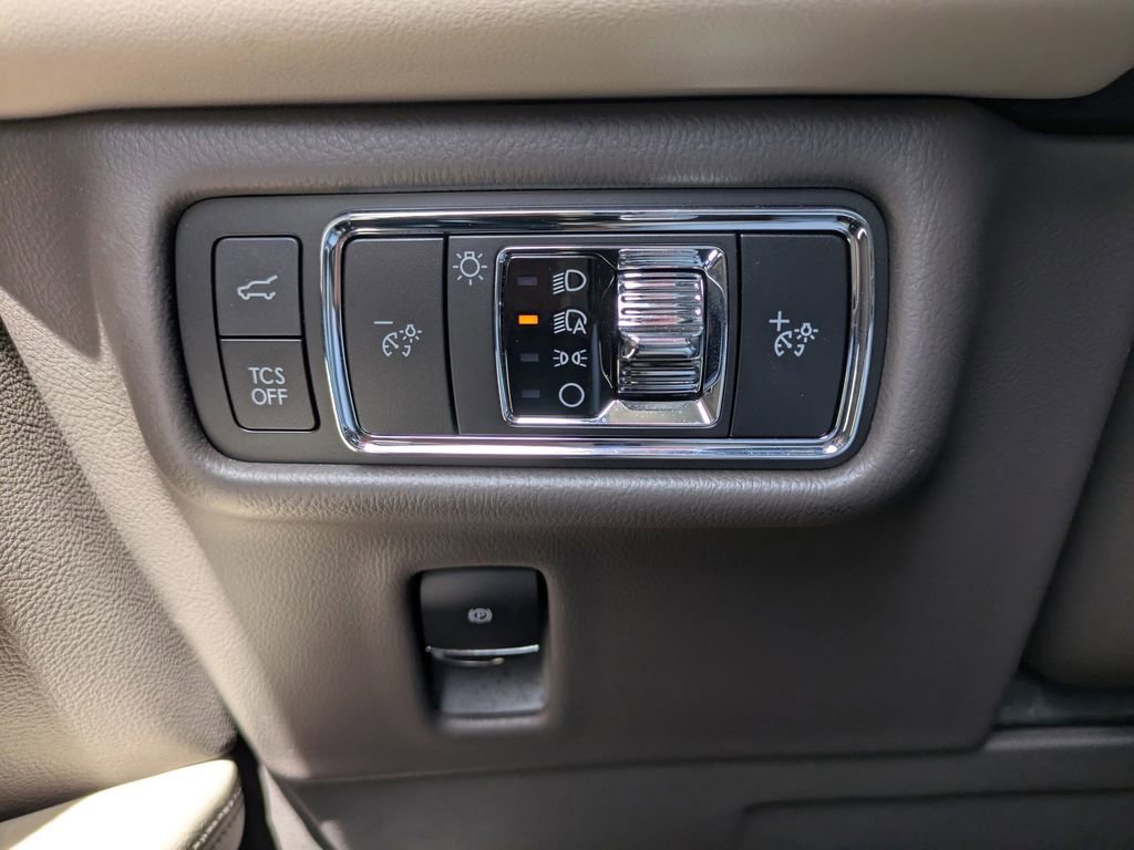 Used 2023 Lincoln Nautilus Reserve w/ Cargo Utility Package image 31