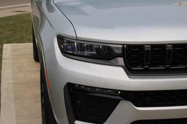 New 2026 Jeep Grand Cherokee Limited AWD/4WD image 5