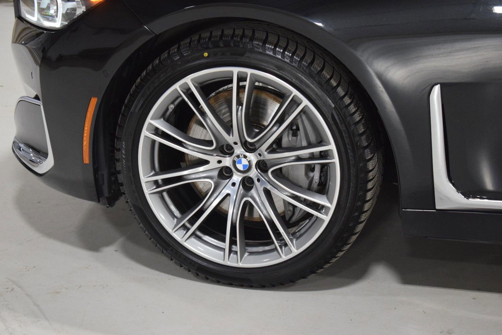 Used 2022 BMW 750i xDrive w/ Executive Package image 6