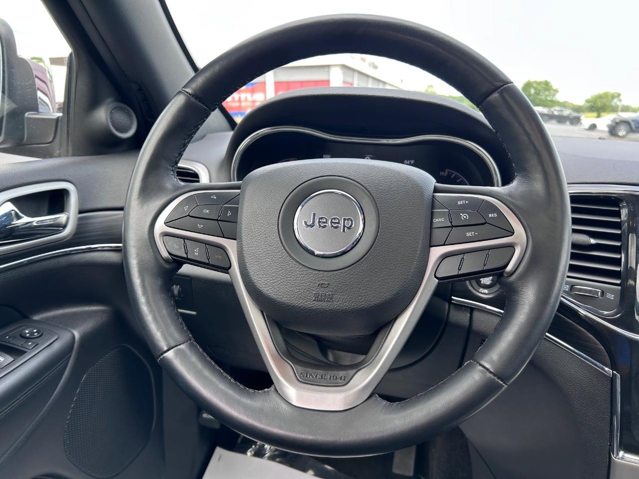 Used 2022 Jeep Grand Cherokee Limited image 13