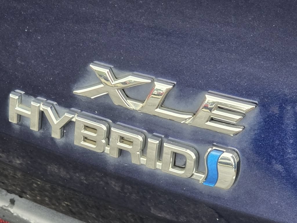 Certified 2024 Toyota Sienna XLE FWD image 18