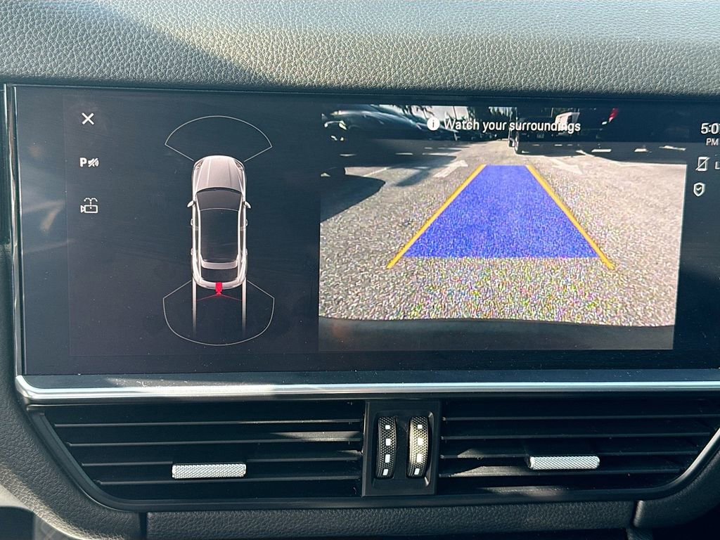 Used 2023 Porsche Cayenne Platinum Edition image 15