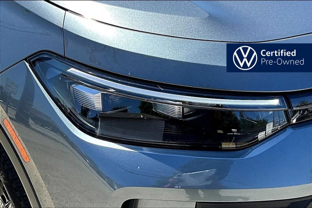 Used 2025 Volkswagen Tiguan SE FWD image 31