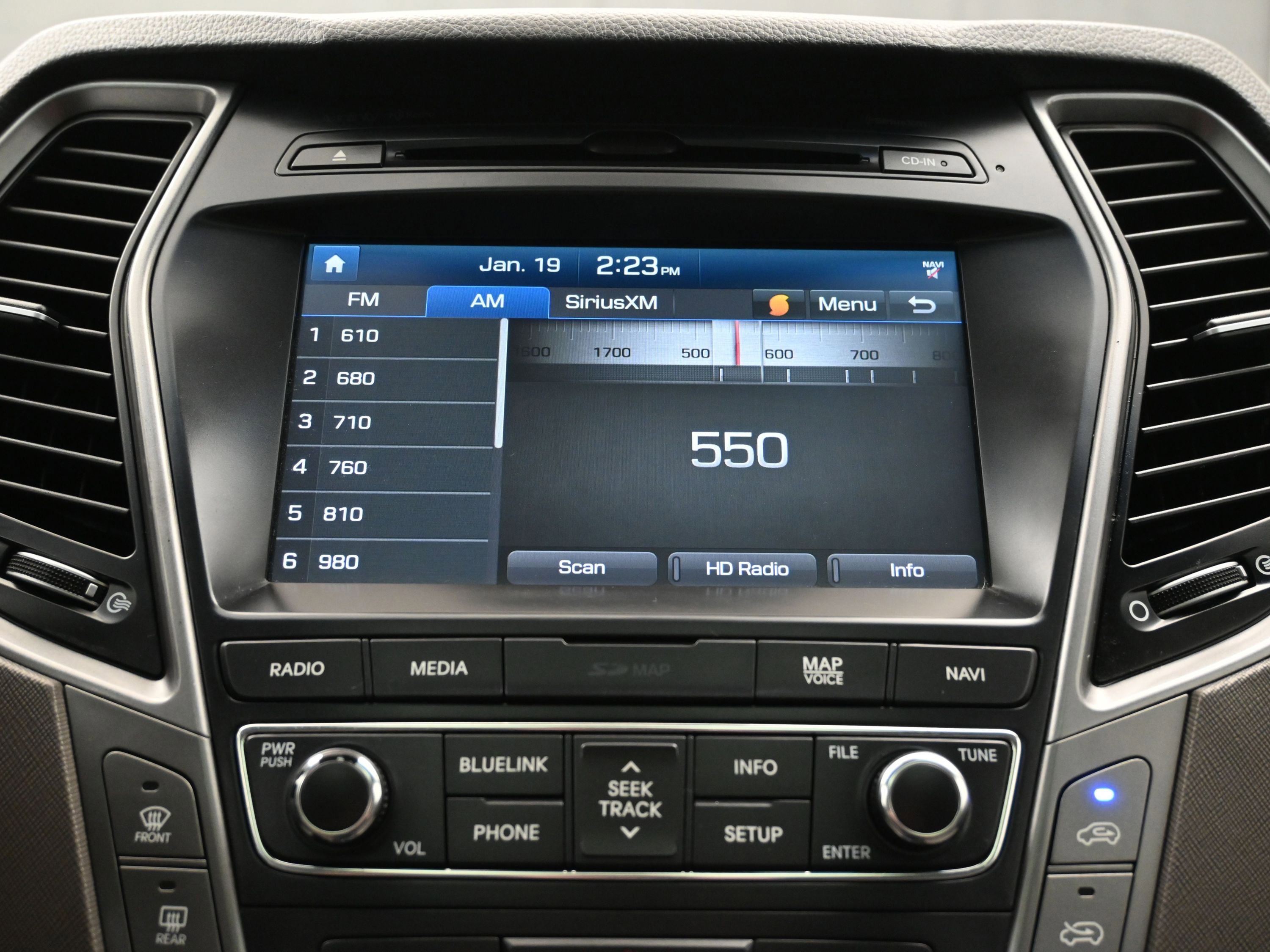 Used 2017 Hyundai Santa Fe Limited image 29