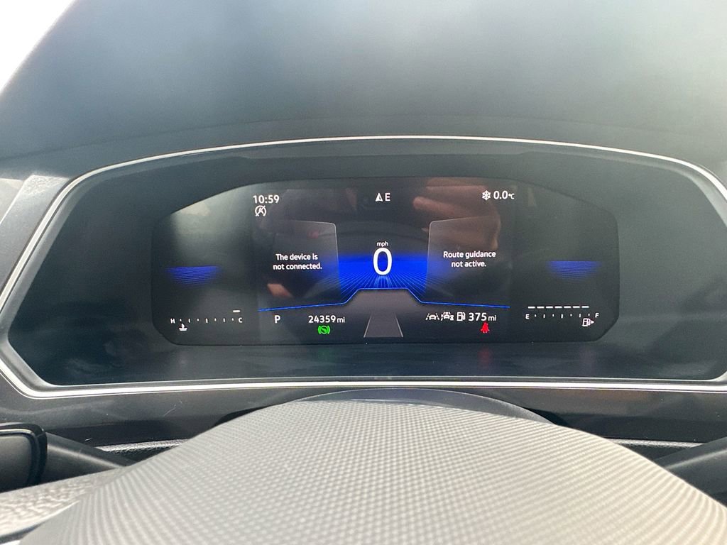 Used 2024 Volkswagen Tiguan SE image 11