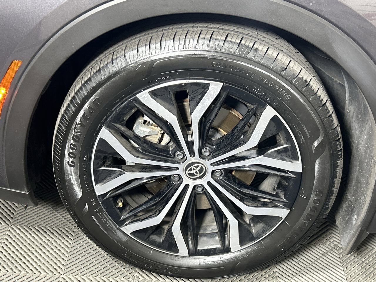 Used 2024 Toyota Crown Limited image 9