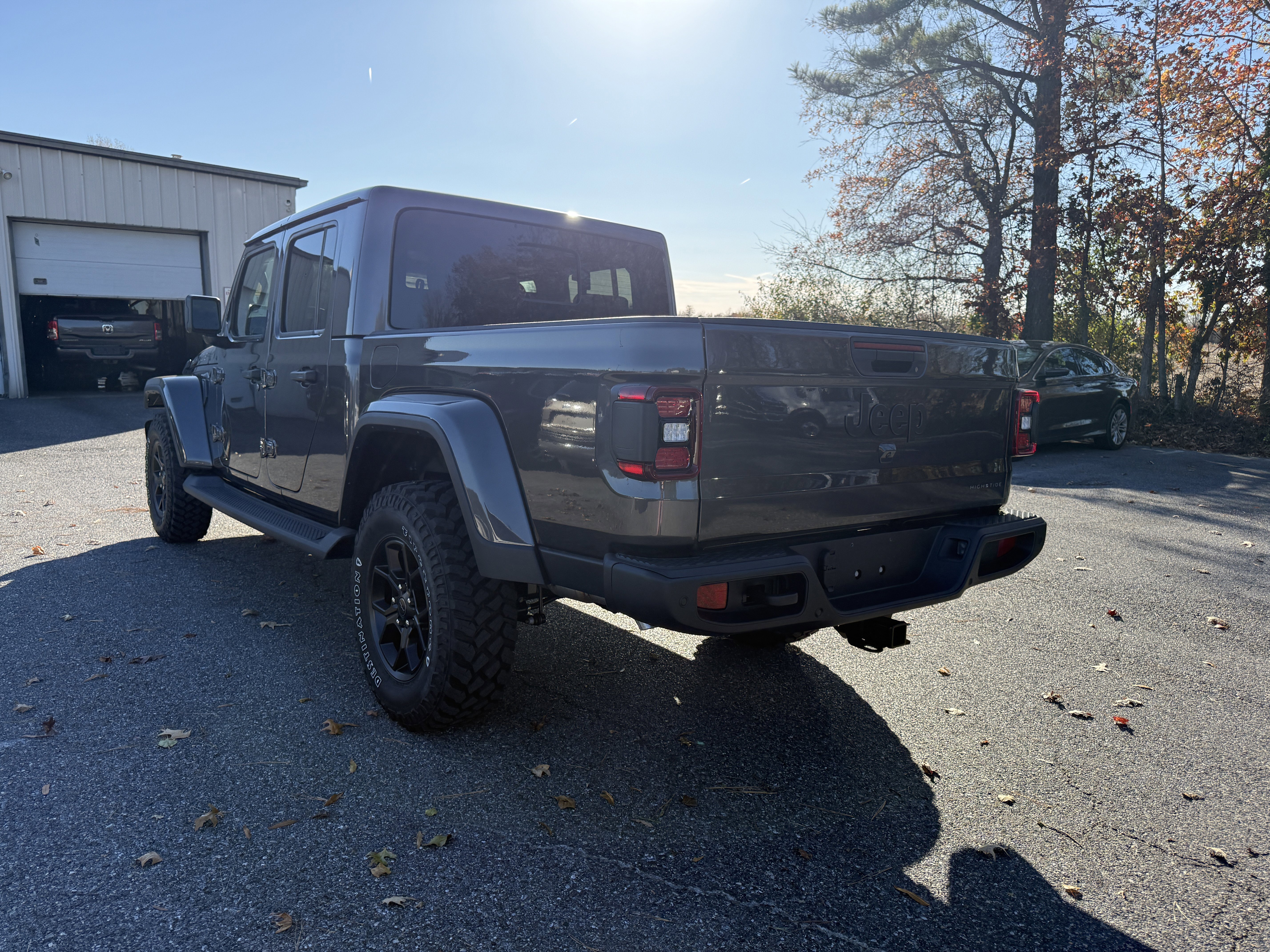 New 2025 Jeep Gladiator Sport image 5