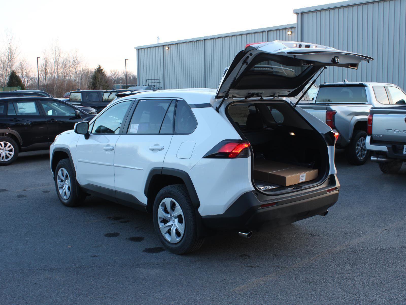 New 2025 Toyota RAV4 LE image 7