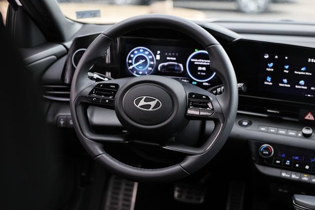 Certified 2025 Hyundai Elantra SEL FWD image 26
