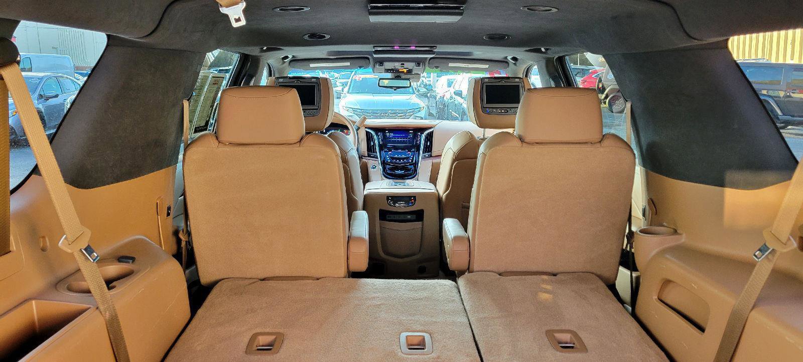 Used 2017 Cadillac Escalade ESV Platinum image 39