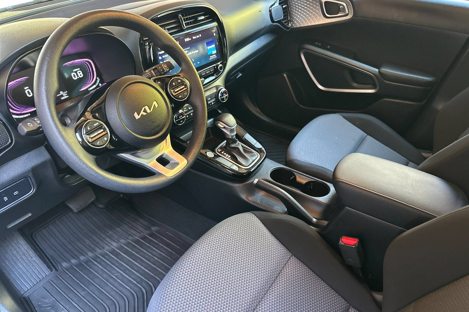 Certified 2025 Kia Soul S FWD image 10