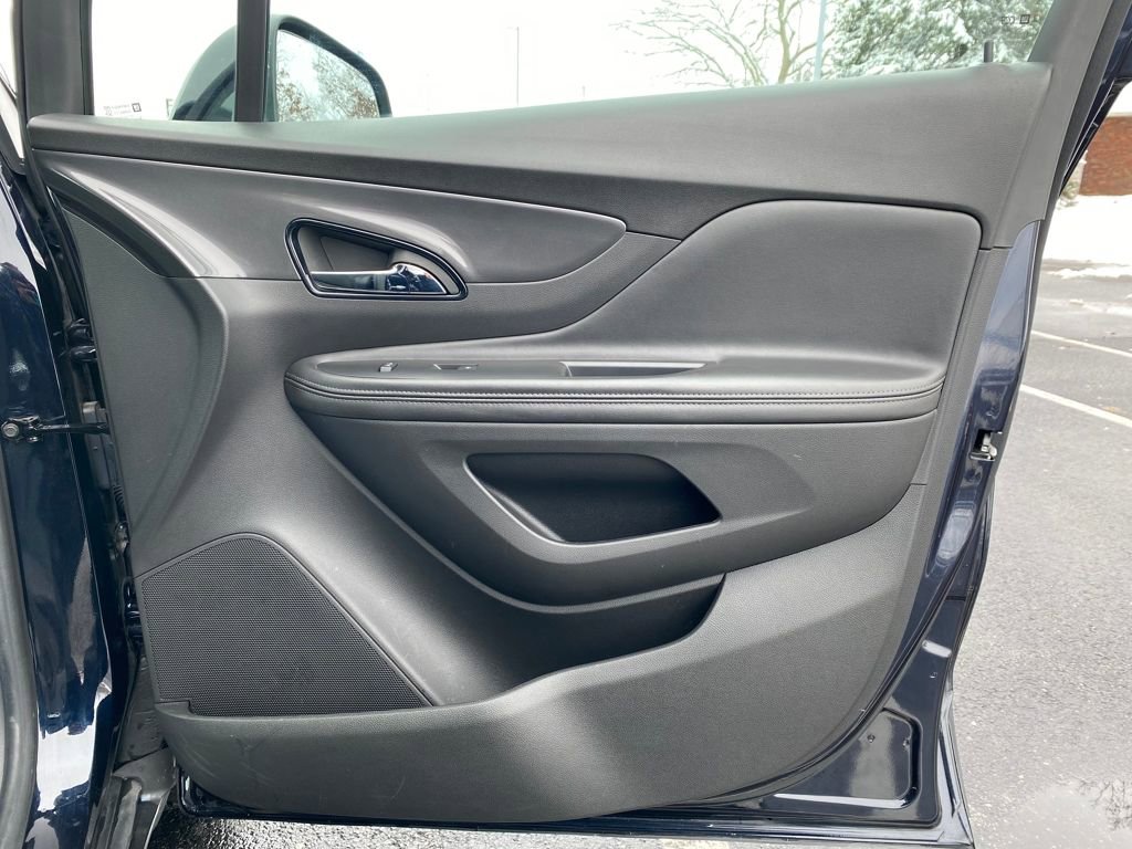 Used 2022 Buick Encore Preferred image 9