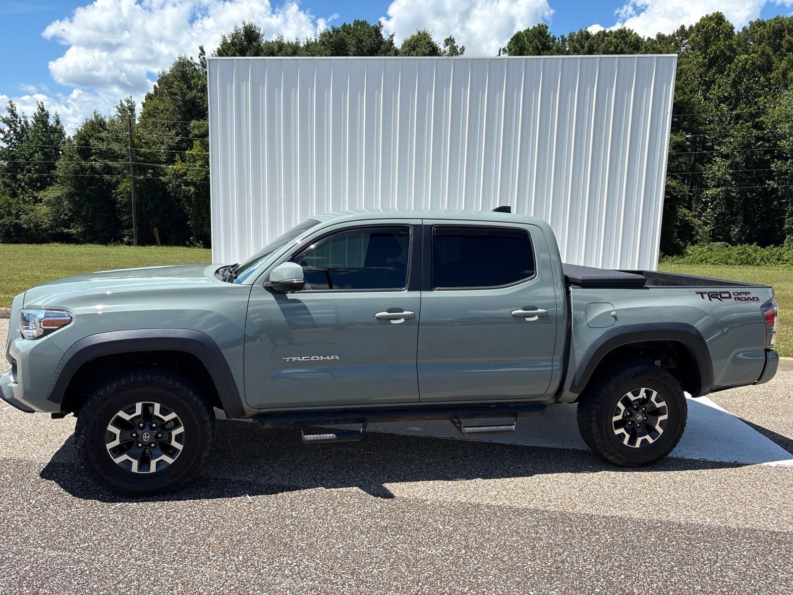 Used 2022 Toyota Tacoma TRD Off-Road w/ Technology Package RWD image 1