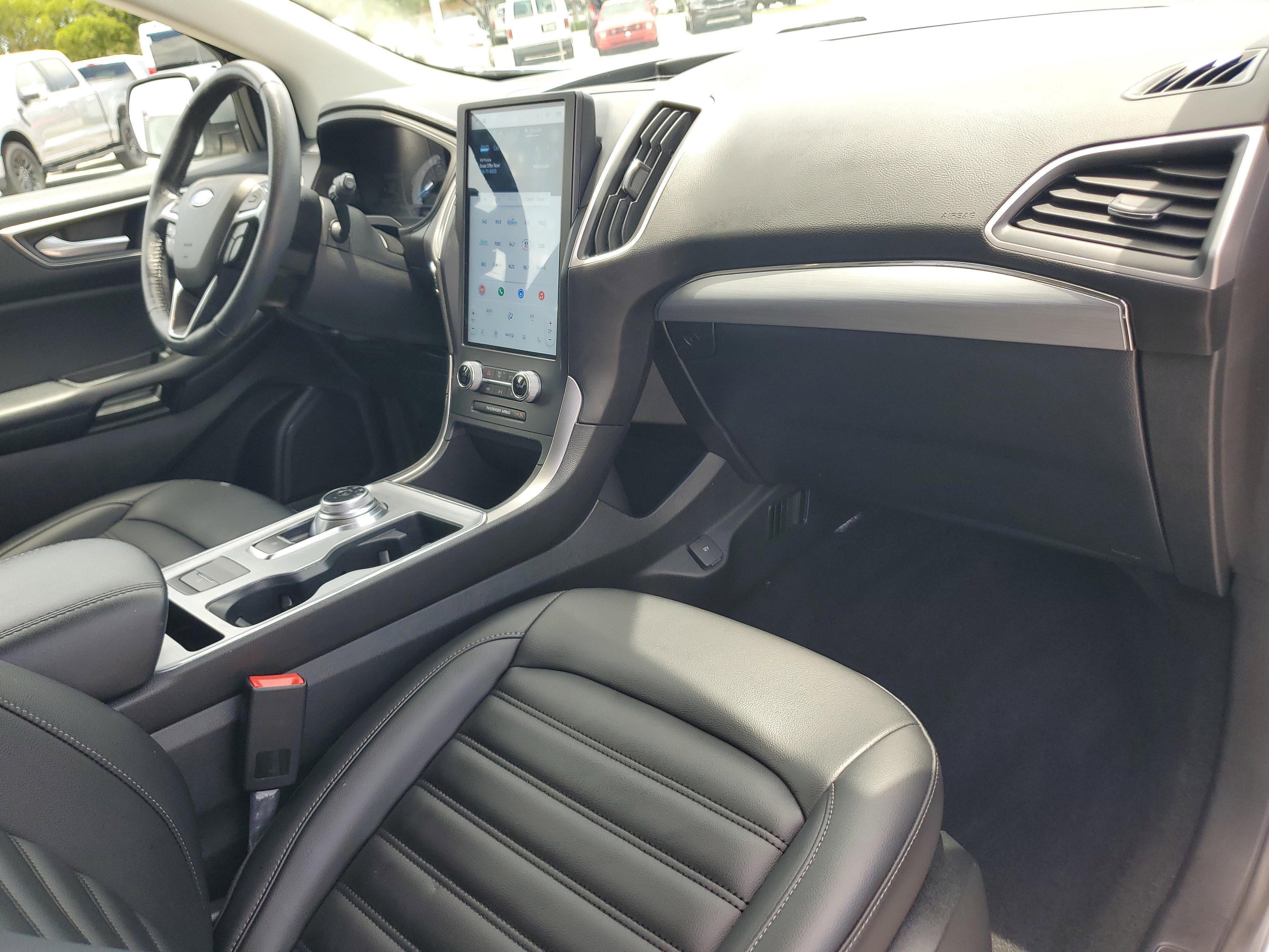 Used 2022 Ford Edge SEL image 17