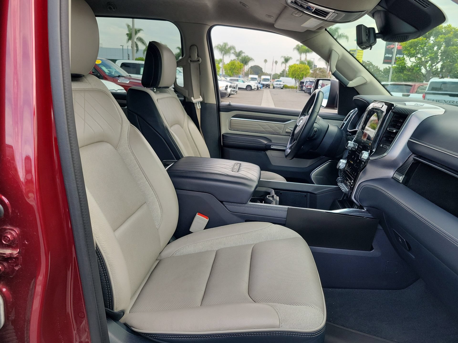 Used 2024 RAM 1500 Limited AWD/4WD image 6