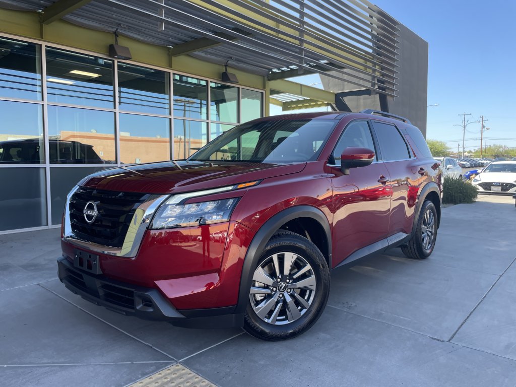 Used 2024 Nissan Pathfinder SV w/ Lighting Package (N92) FWD image 1