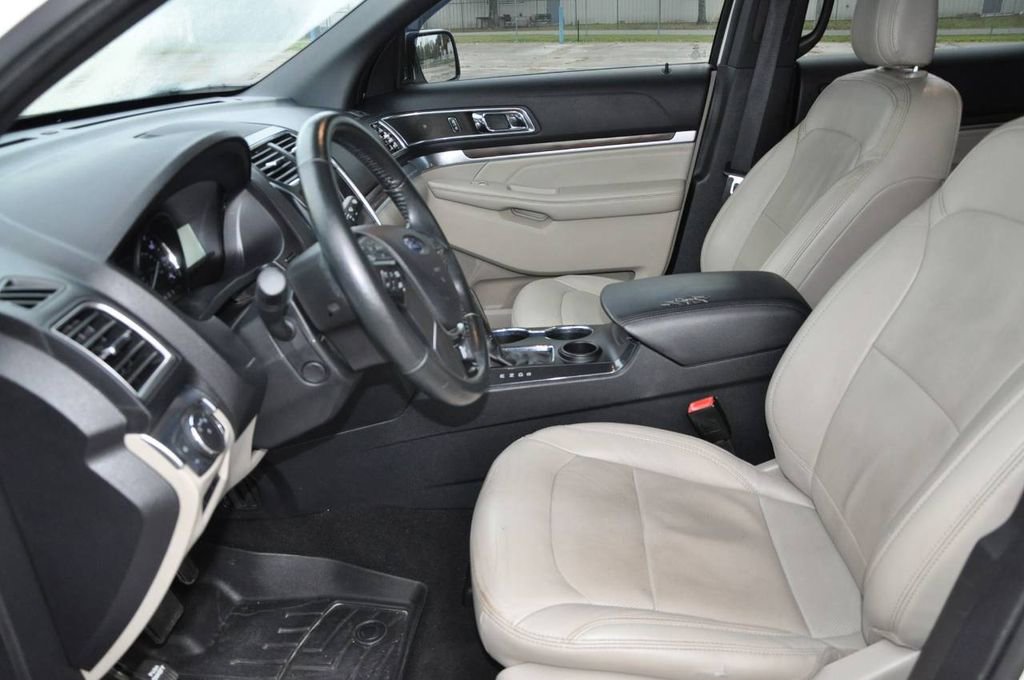 Used 2018 Ford Explorer Limited w/ Equipment Group 301A image 10