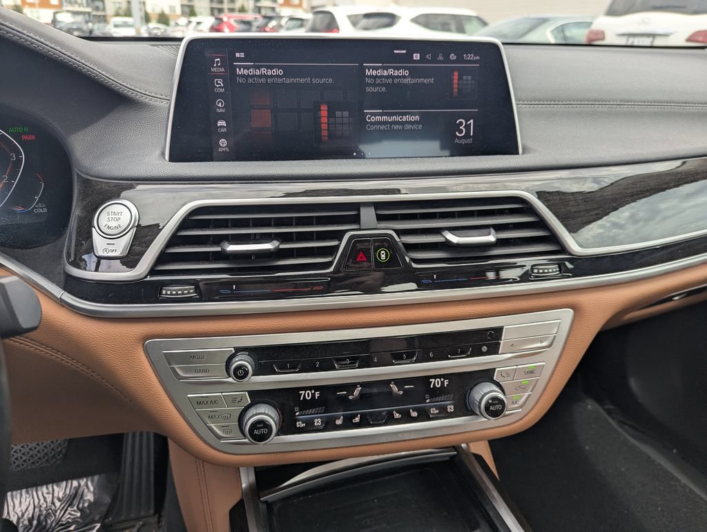 Used 2022 BMW 740i w/ Premium Package RWD image 16