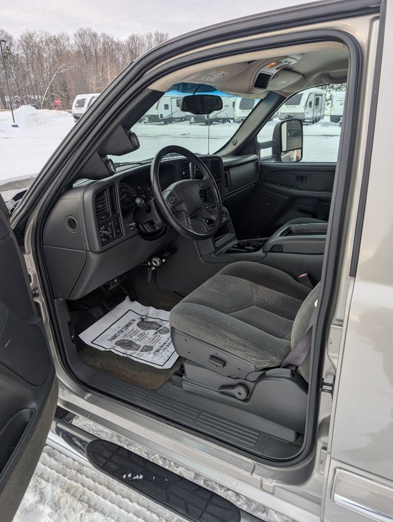 Used 2003 Chevrolet Silverado 2500 LS image 9
