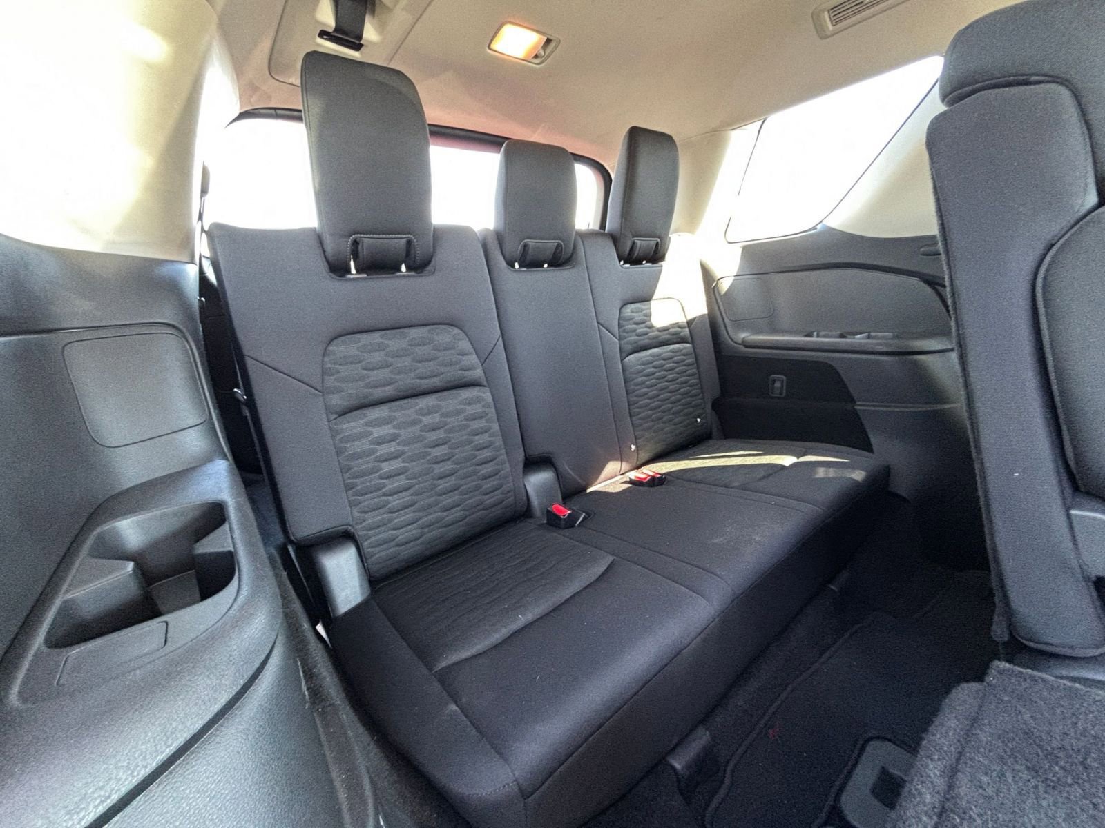 Used 2025 Nissan Pathfinder SV FWD image 31
