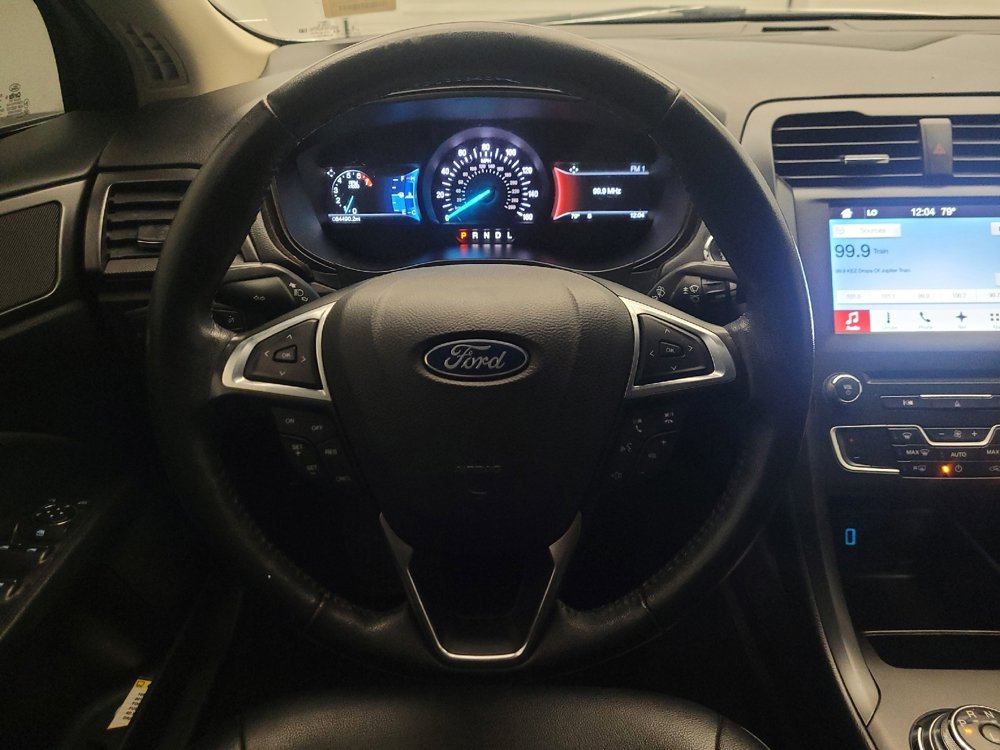 Used 2018 Ford Fusion SE w/ Equipment Group 201A FWD image 22