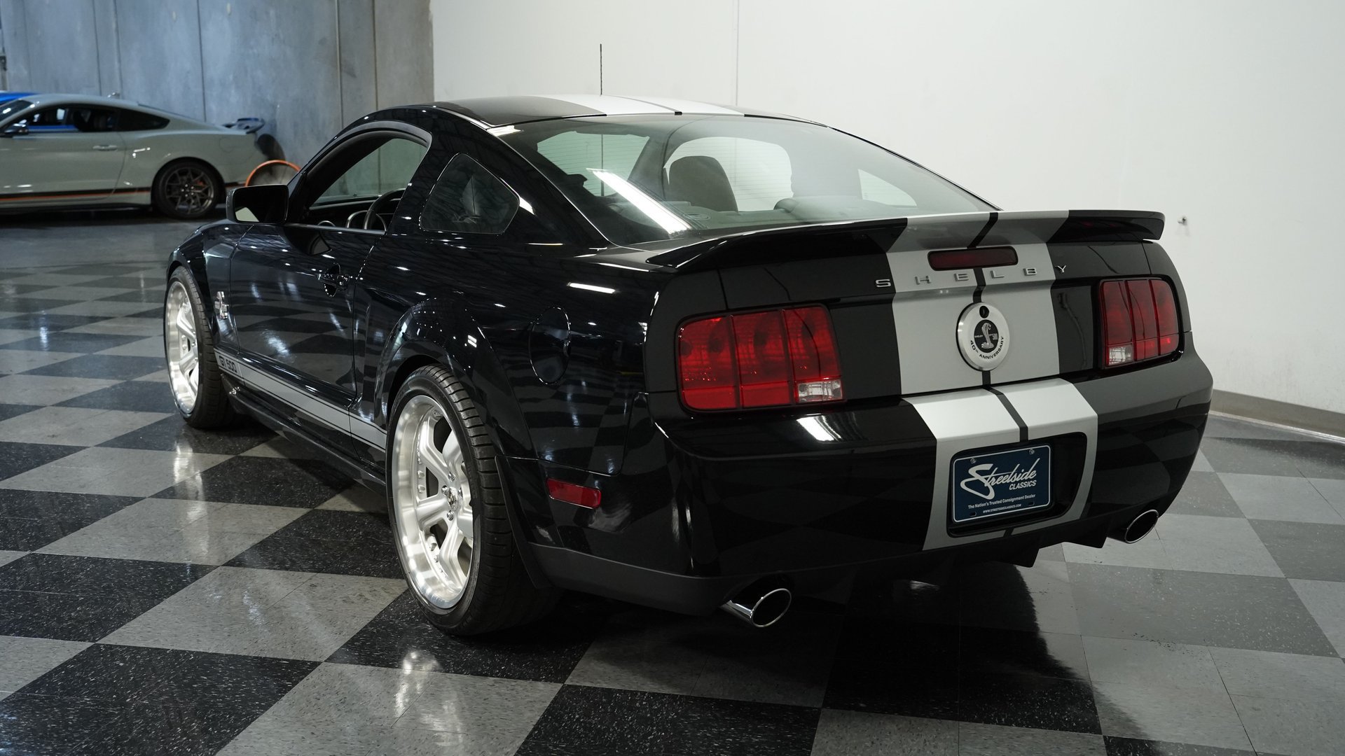Used 2007 Ford Mustang Shelby GT500 RWD image 8
