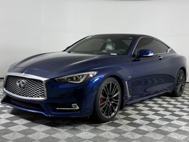 Used 2017 INFINITI Q60 Red Sport 400 RWD image 2
