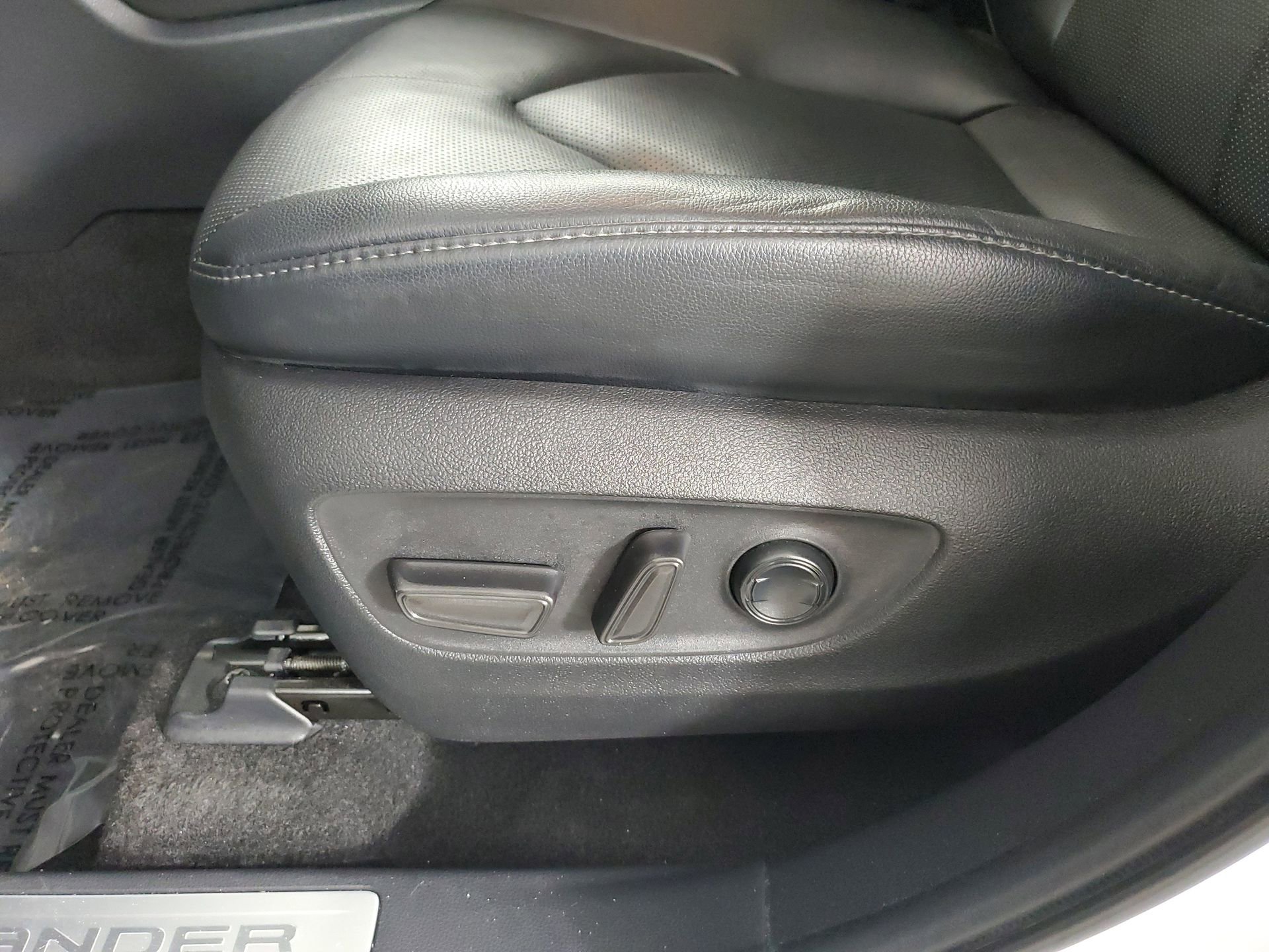 Used 2023 Toyota Highlander Limited image 29