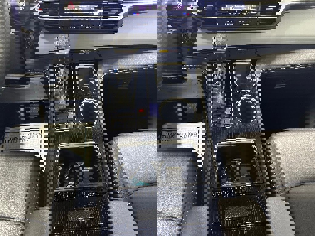 Used 2025 Toyota Sienna XSE image 41